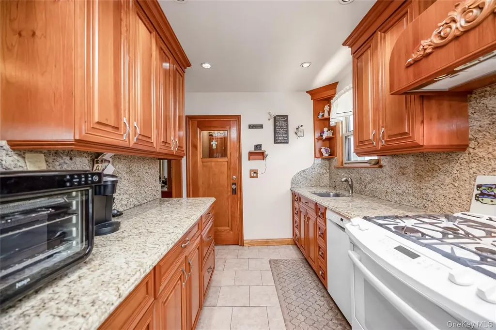7815 Woodhaven Boulevard Ridgewood NY 11385