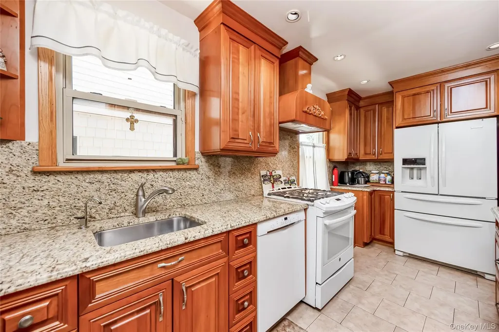 7815 Woodhaven Boulevard Ridgewood NY 11385