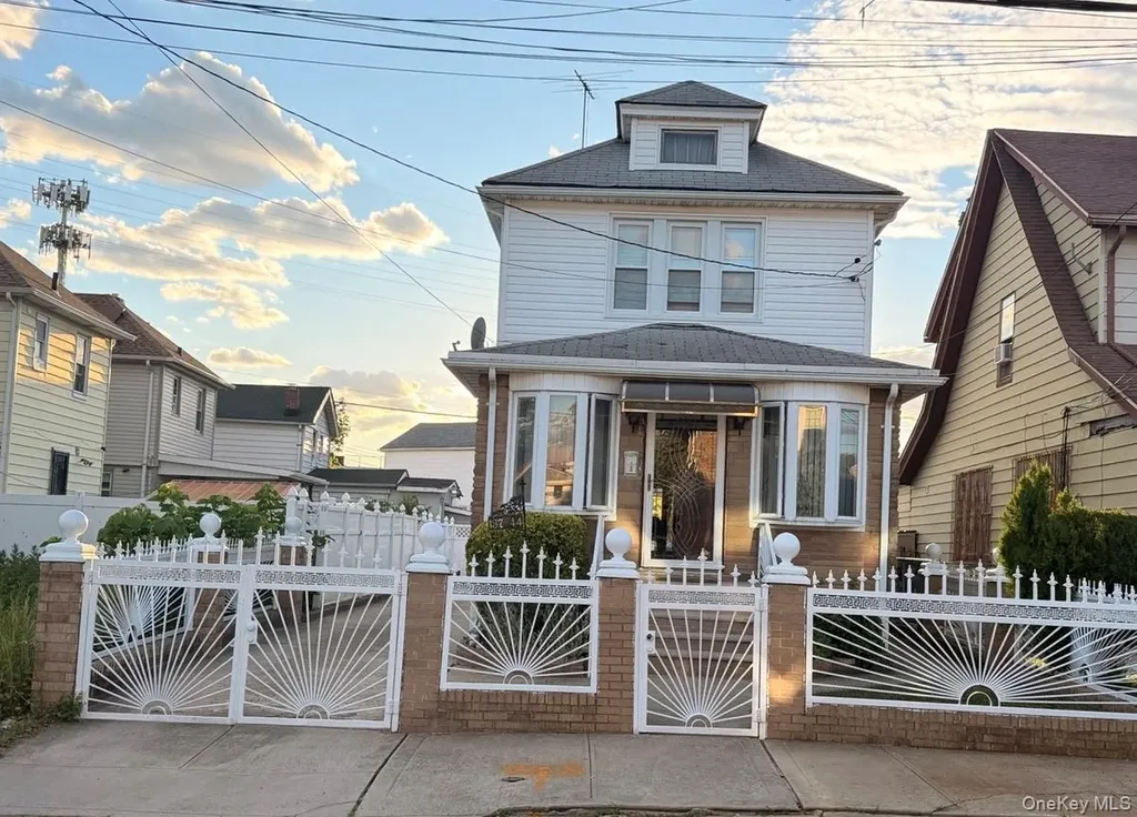 13744 218th Street Laurelton NY 11413