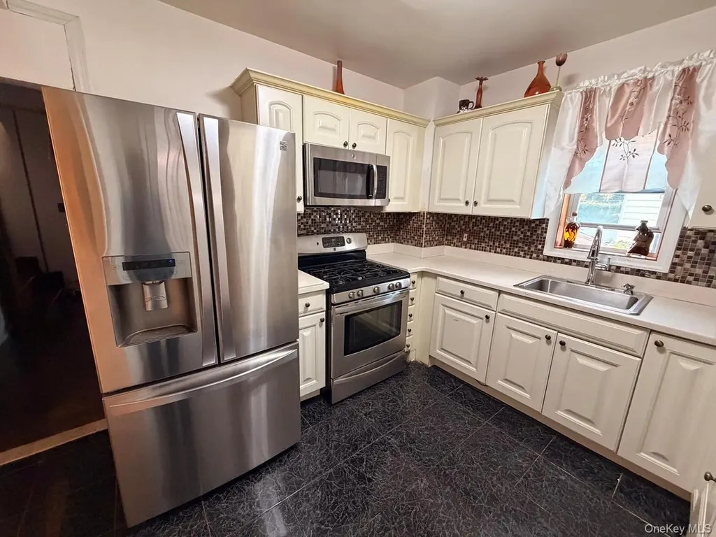 13744 218th Street Laurelton NY 11413