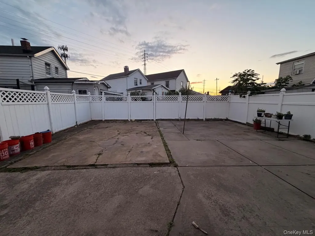 13744 218th Street Laurelton NY 11413