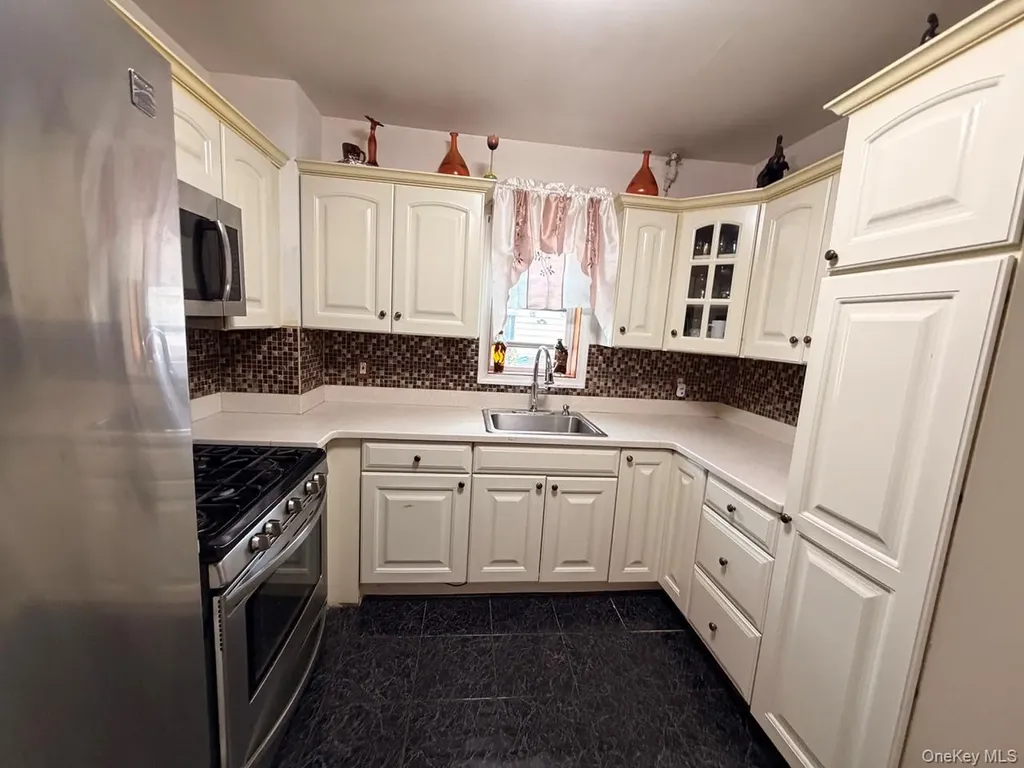 13744 218th Street Laurelton NY 11413