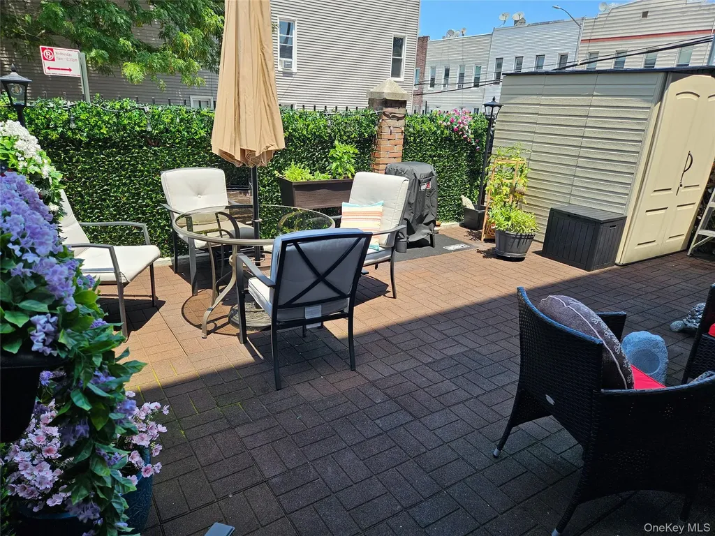 7608 69th Place Glendale NY 11385