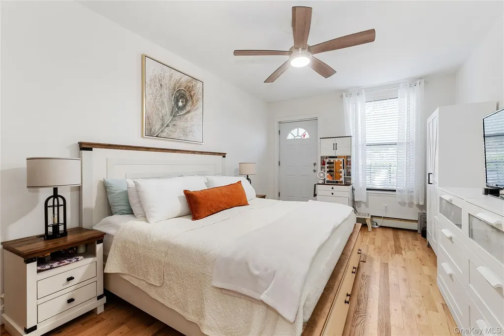 7608 69th Place Glendale NY 11385