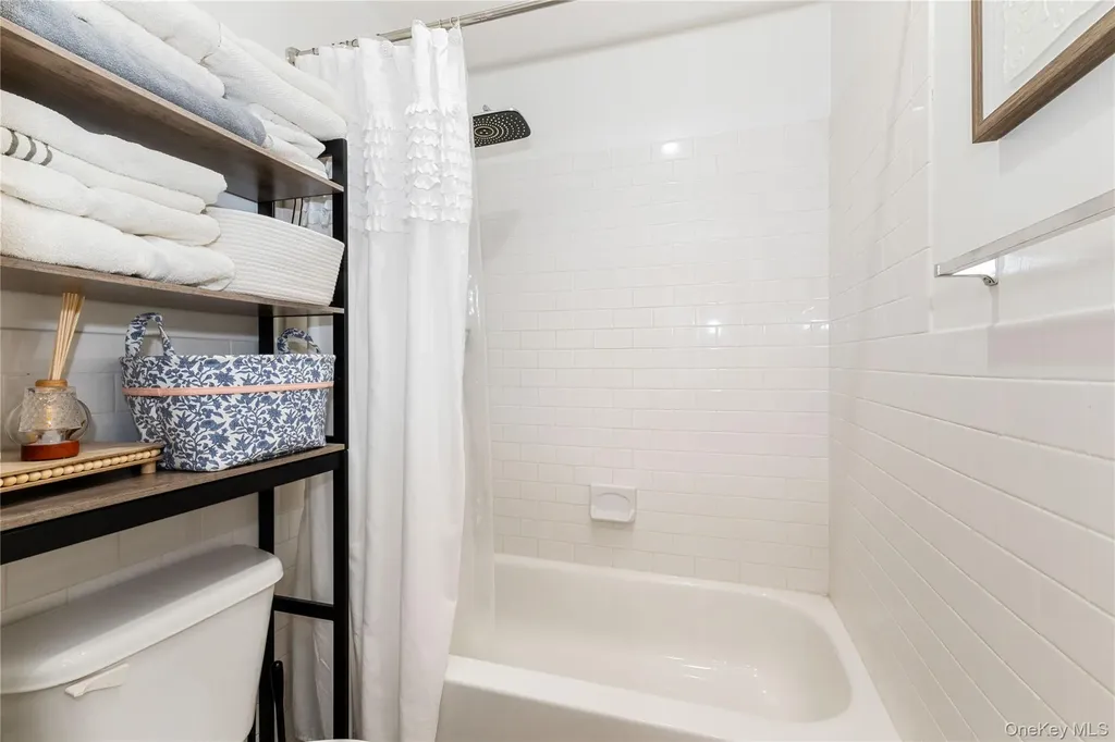 7608 69th Place Glendale NY 11385