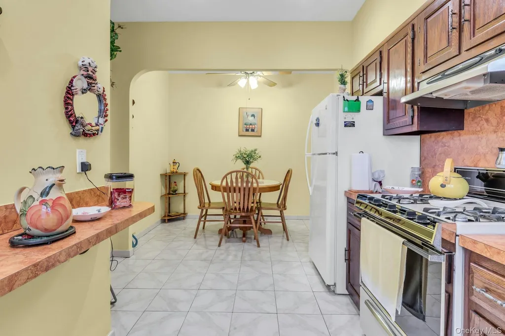 6417 Eliot Avenue Middle Village NY 11379
