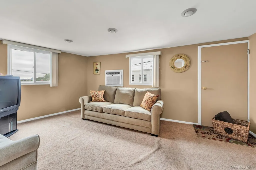 6417 Eliot Avenue Middle Village NY 11379