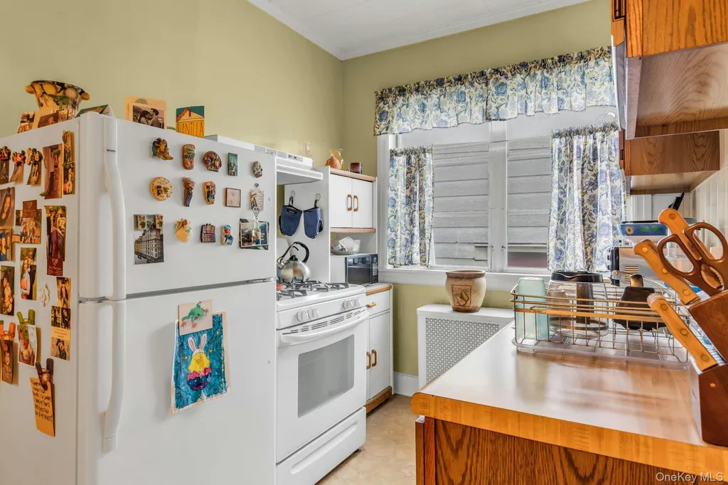 6417 Eliot Avenue Middle Village NY 11379