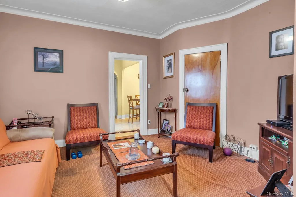 6417 Eliot Avenue Middle Village NY 11379
