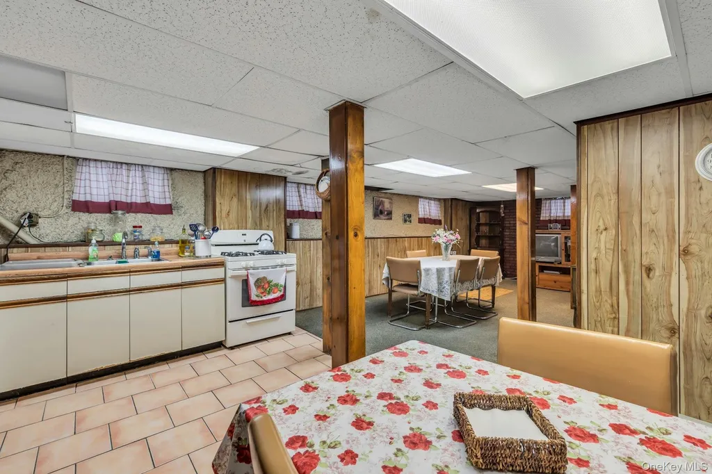 6417 Eliot Avenue Middle Village NY 11379