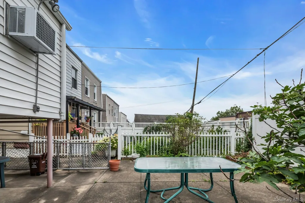 6417 Eliot Avenue Middle Village NY 11379