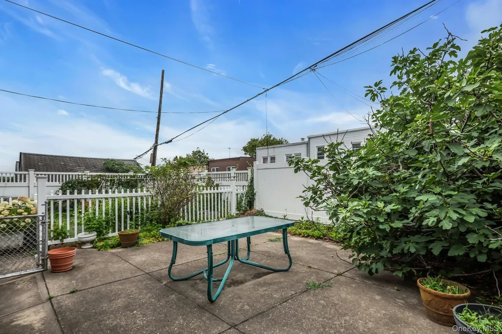 6417 Eliot Avenue Middle Village NY 11379