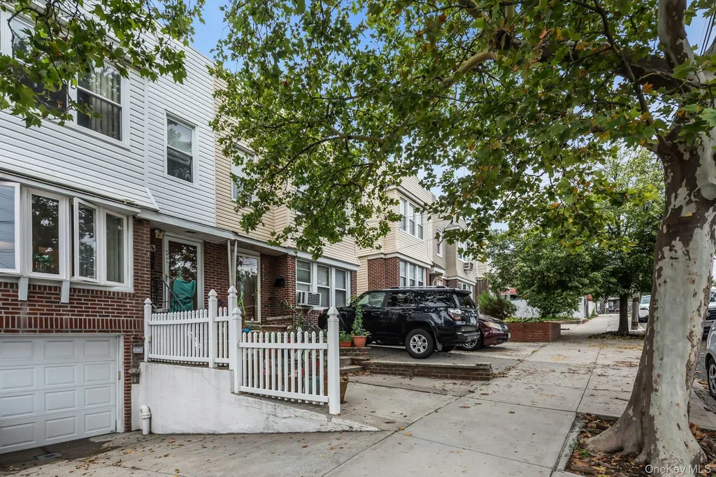 6417 Eliot Avenue Middle Village NY 11379