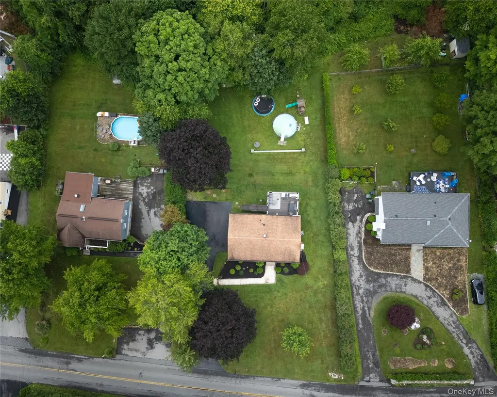 63 Dixon Road Mahopac NY 10512