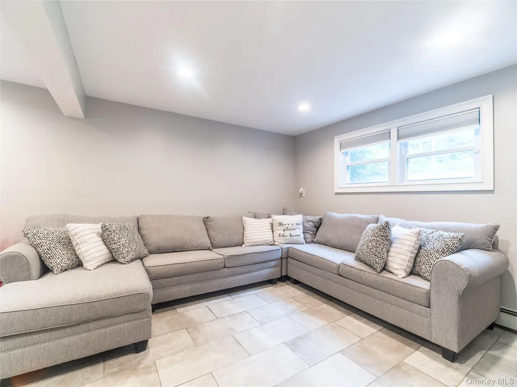 63 Dixon Road Mahopac NY 10512