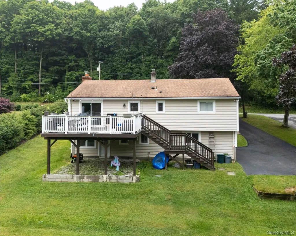 63 Dixon Road Mahopac NY 10512