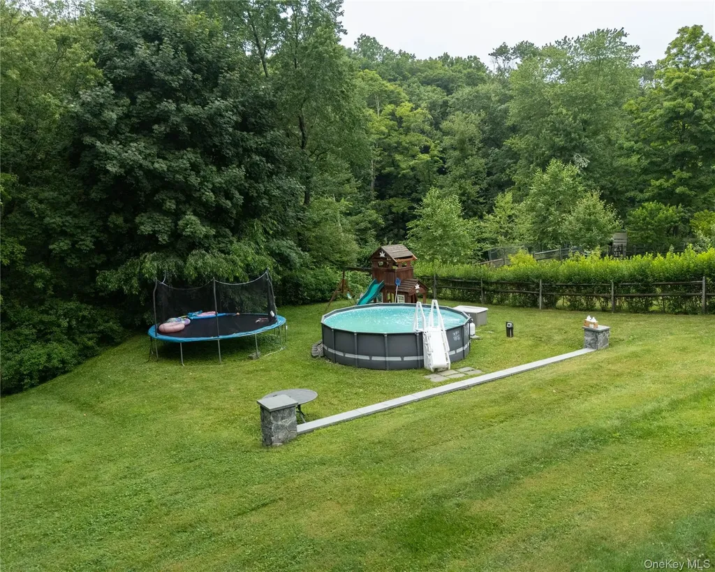63 Dixon Road Mahopac NY 10512