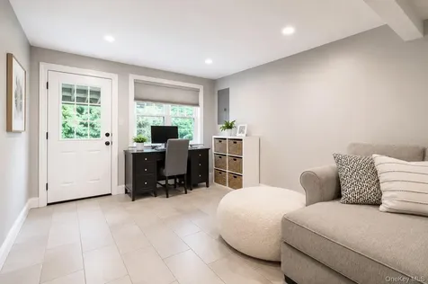 63 Dixon Road Mahopac NY 10512