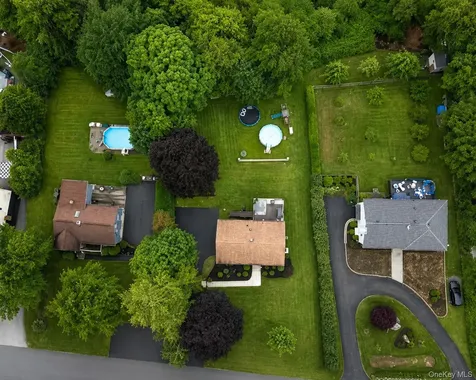 63 Dixon Road Mahopac NY 10512