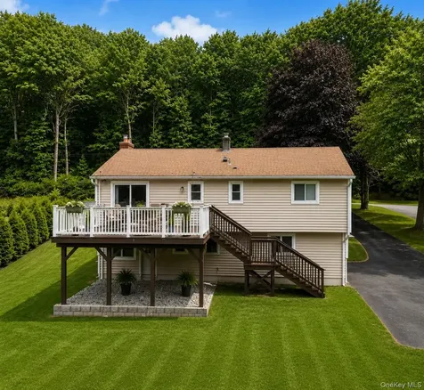 63 Dixon Road Mahopac NY 10512