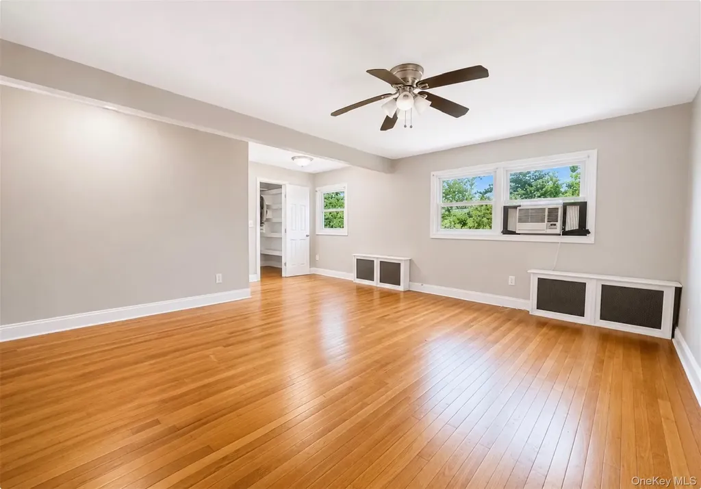 21 Vailshire Circle Nanuet NY 10954