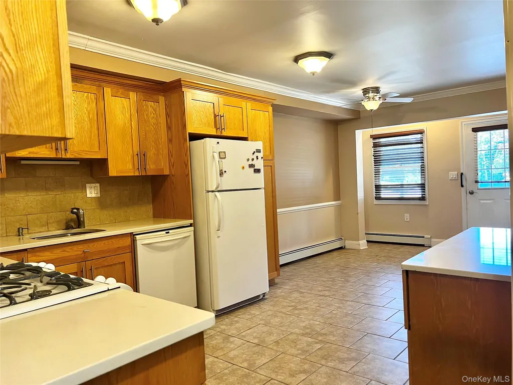 21 Vailshire Circle Nanuet NY 10954