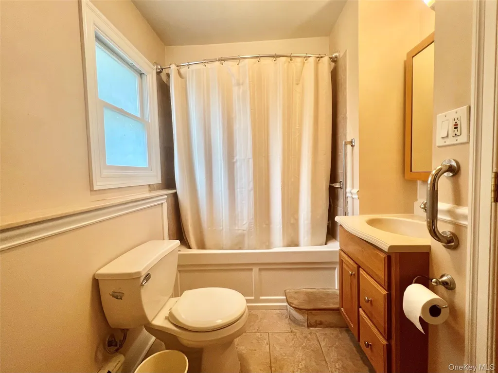 21 Vailshire Circle Nanuet NY 10954
