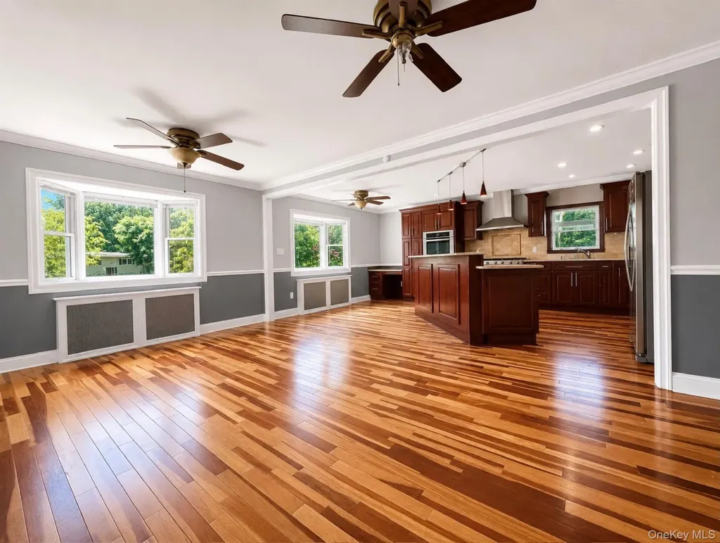 21 Vailshire Circle Nanuet NY 10954