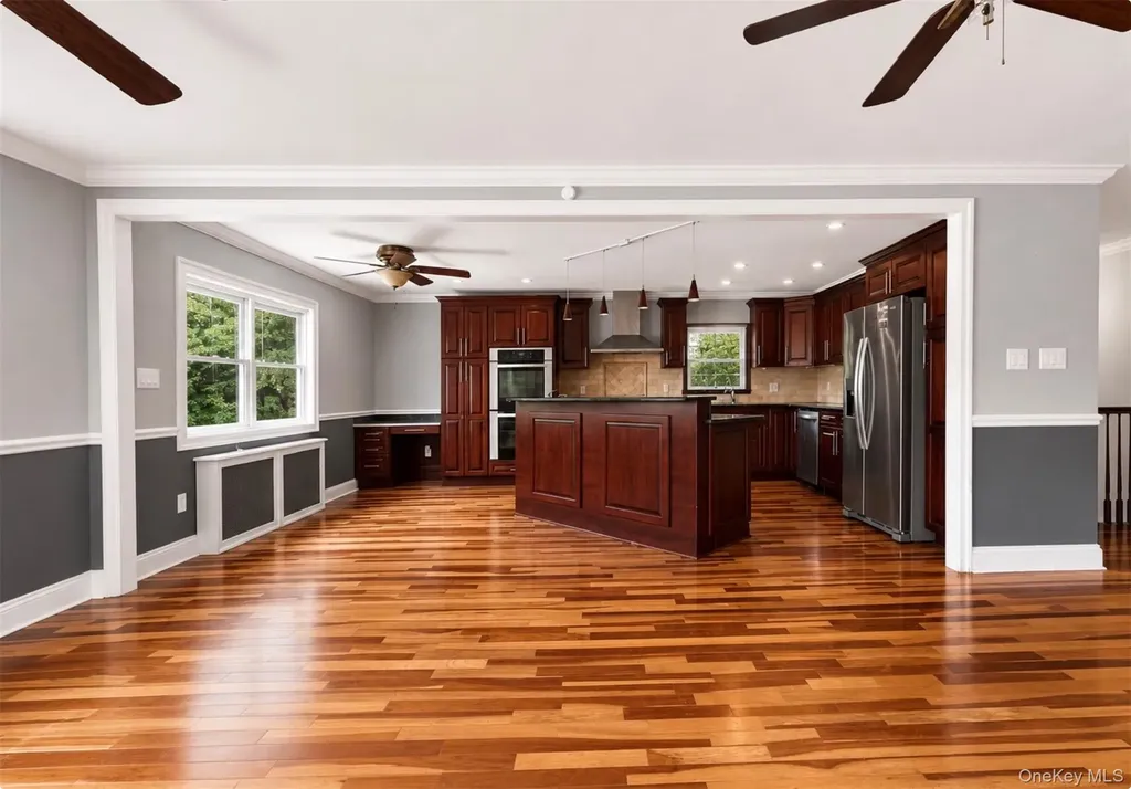 21 Vailshire Circle Nanuet NY 10954