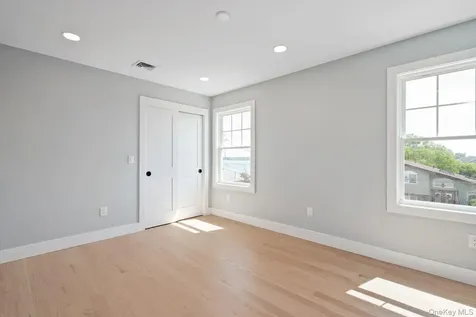 17 Island Parkway Island Park NY 11558