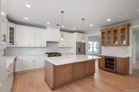 17 Island Parkway Island Park NY 11558