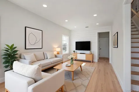 17 Island Parkway Island Park NY 11558