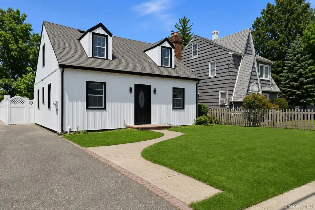 48 Flower Street Hicksville NY 11801