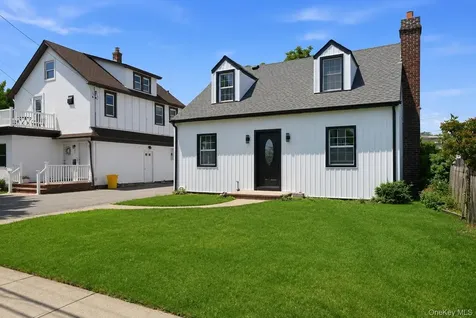 48 Flower Street Hicksville NY 11801