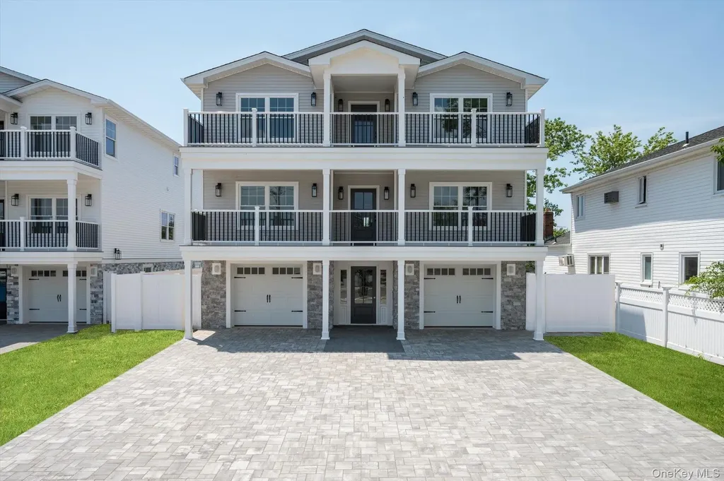 21 Island Parkway Island Park NY 11558