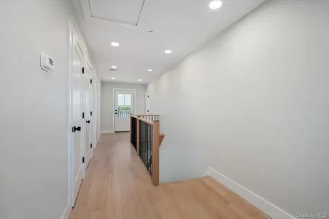 21 Island Parkway Island Park NY 11558