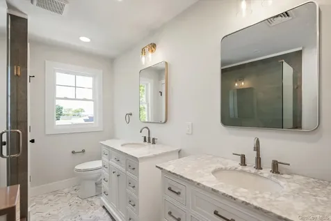 21 Island Parkway Island Park NY 11558