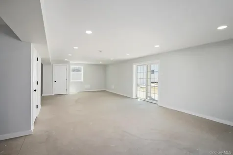 21 Island Parkway Island Park NY 11558