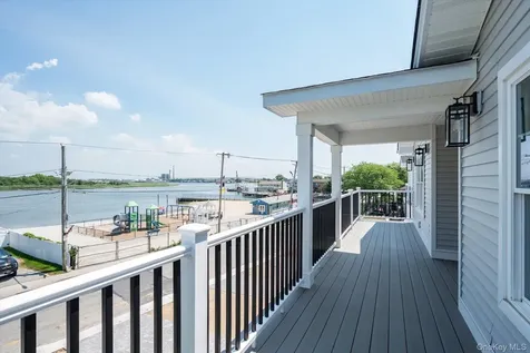21 Island Parkway Island Park NY 11558