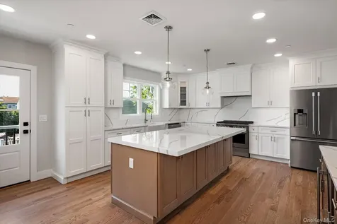 21 Island Parkway Island Park NY 11558