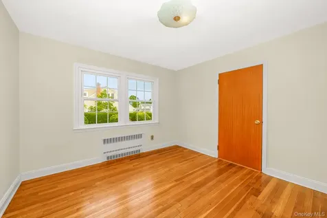 23 Spruce Street Farmingdale NY 11735