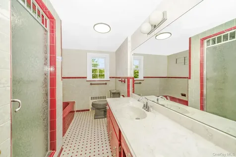 23 Spruce Street Farmingdale NY 11735