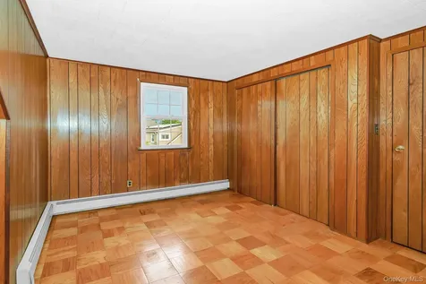 23 Spruce Street Farmingdale NY 11735