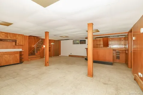 23 Spruce Street Farmingdale NY 11735