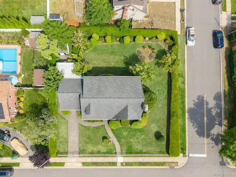 23 Spruce Street Farmingdale NY 11735