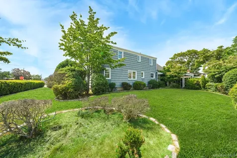 23 Spruce Street Farmingdale NY 11735