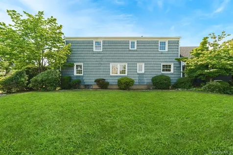 23 Spruce Street Farmingdale NY 11735