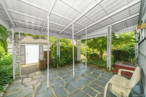 23 Spruce Street Farmingdale NY 11735