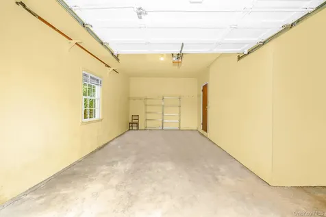 23 Spruce Street Farmingdale NY 11735