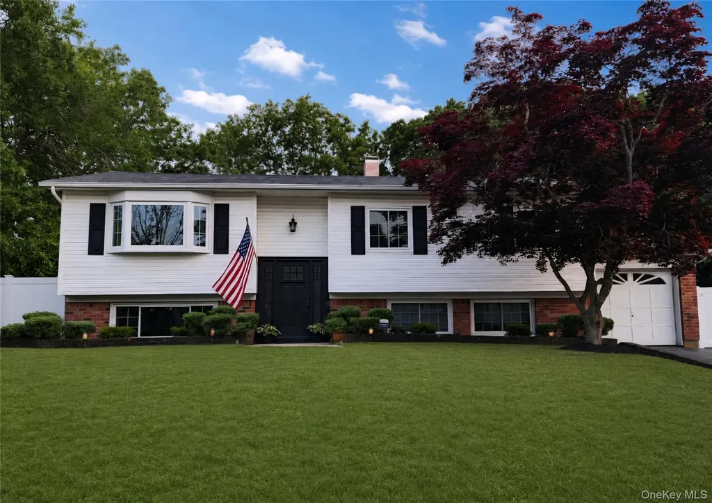 20 Cottage Drive Farmingville NY 11738